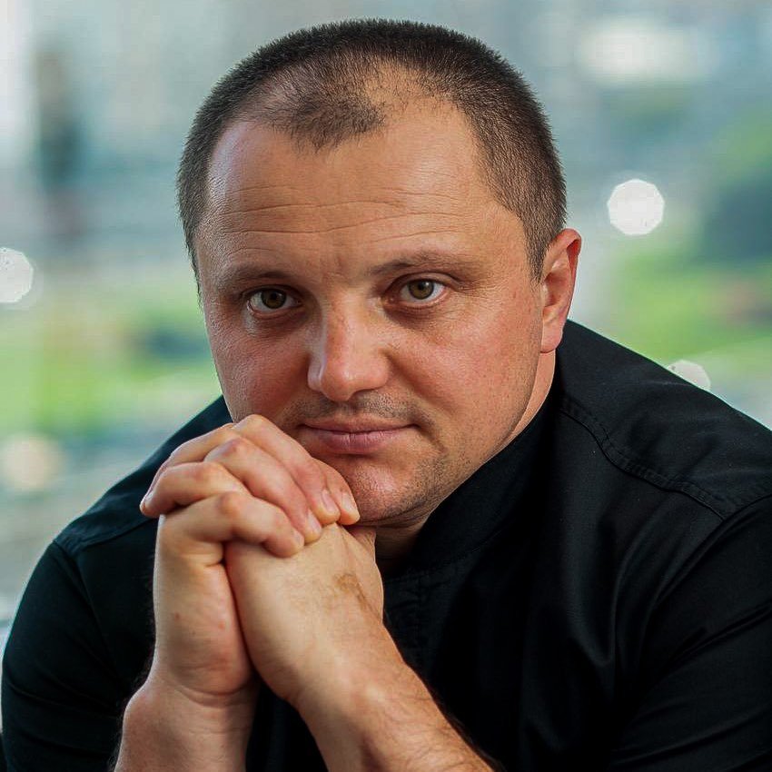 Сергій Петрик - остеопат та масажист